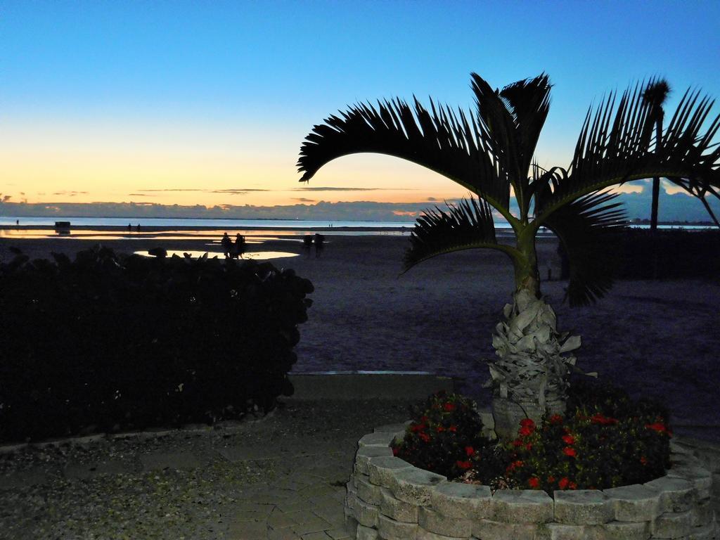 Wyndham Garden Fort Myers Beach Extérieur photo