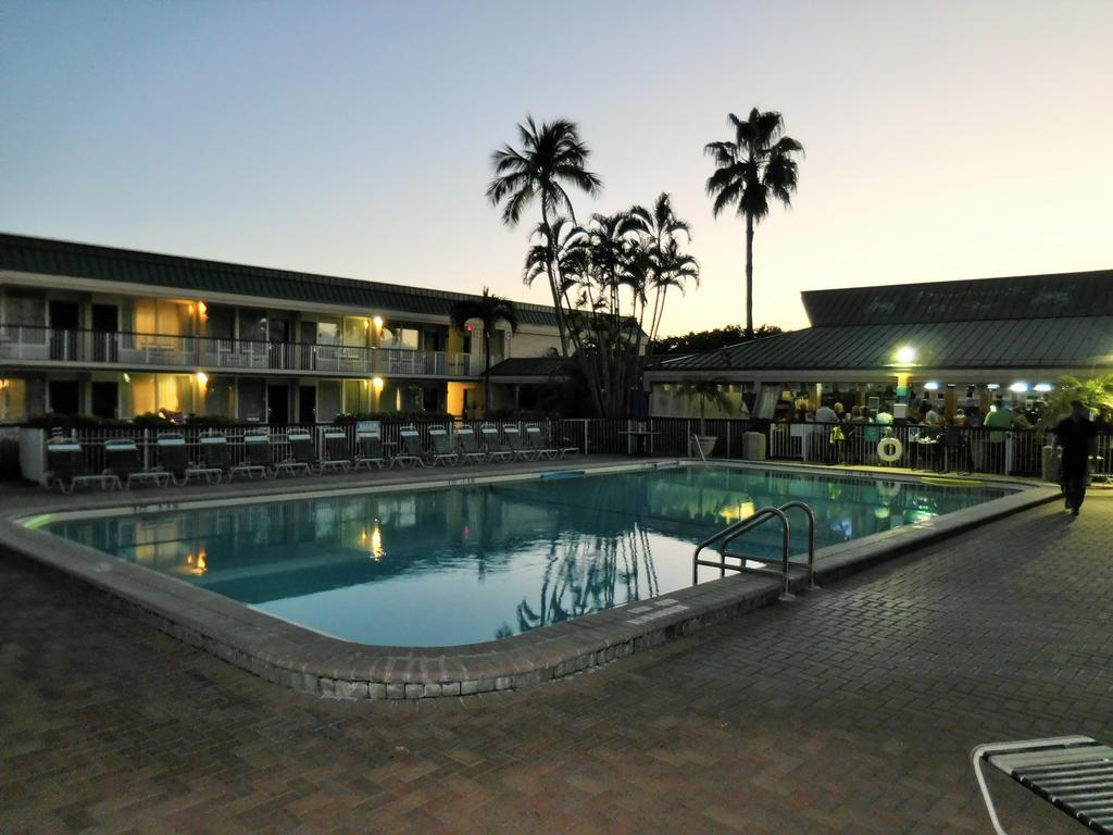 Wyndham Garden Fort Myers Beach Extérieur photo